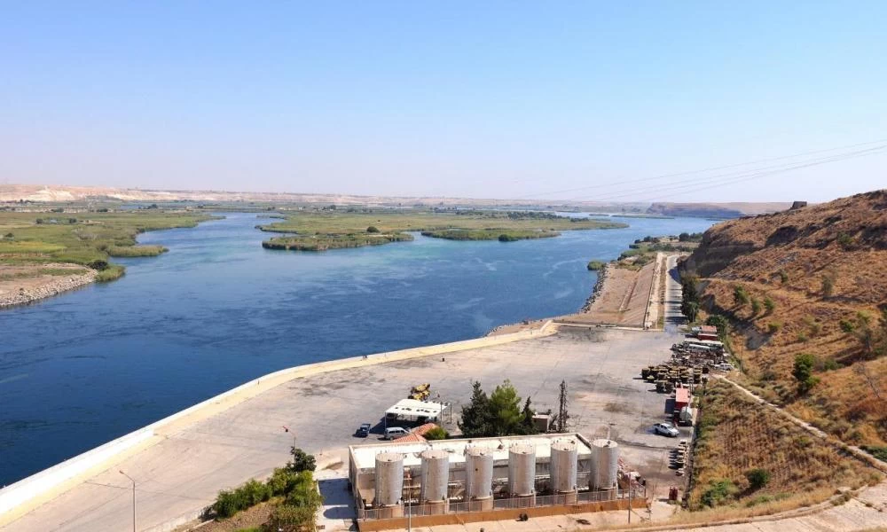 Γενοκτονία στη Συρία: Η Τουρκία “κόβει” τα νερά του Ευφράτη